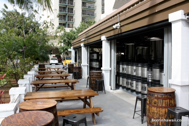 Waikiki Brewing Company outdoor seating
