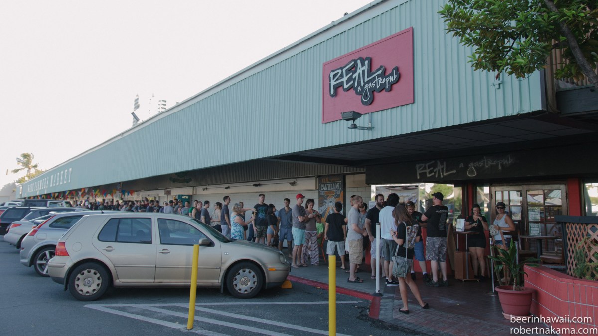 ZwZwanze Day 2015 Honolulu Real A Gastropub early morningnze Day 2015 Honolulu Real A Gastropub tickets early line photo board the line throne early morning