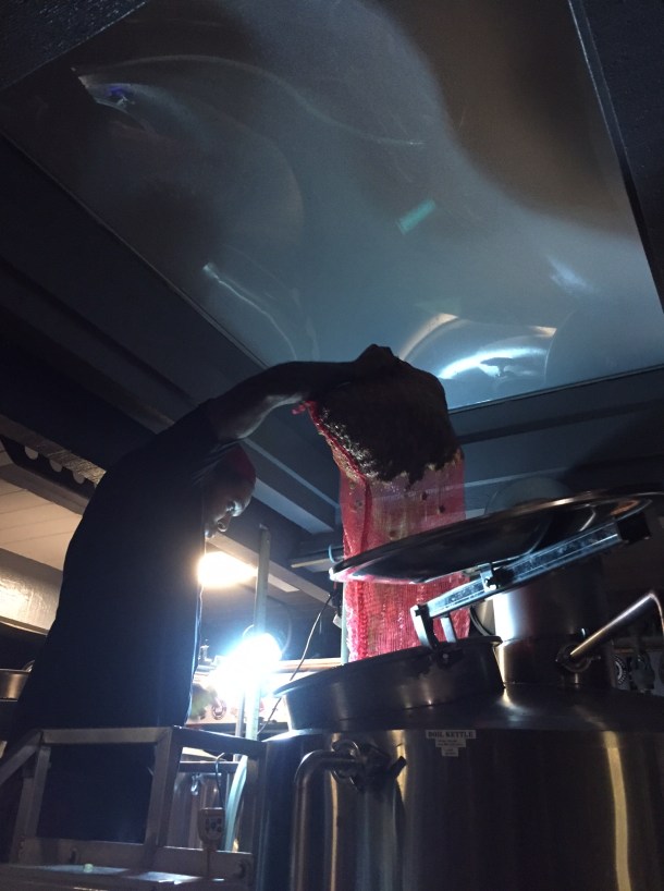 Waikiki Brewing Overnight IPA fresh hops